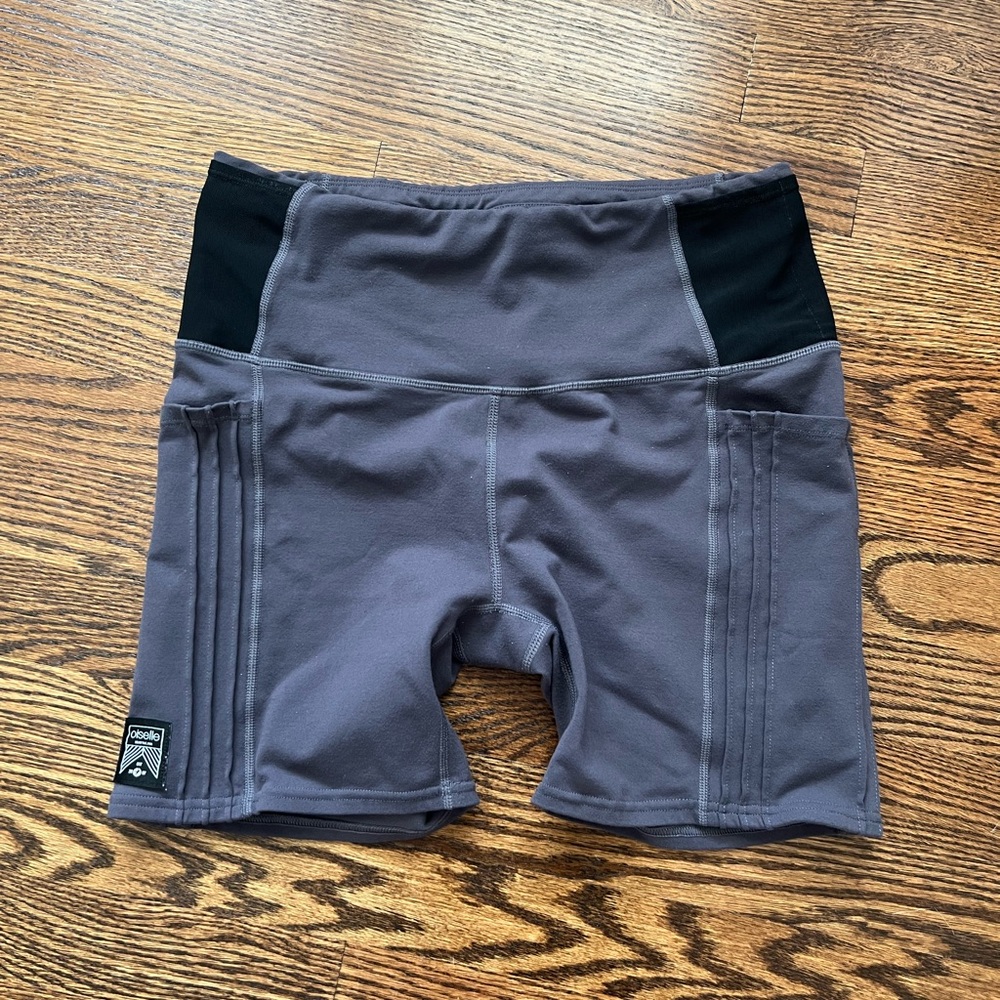 Oiselle | Pocket Jogger Shorts in Obsidian - Size 8